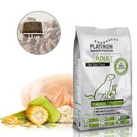 Platinum Natural Adult Chicken je poloměkké krmivo vhodné pro aktivní dospělé psy všech plemen. Granule obsahují 70% kuřecího masa.